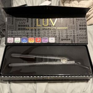 Luv Straightener Luv The Way You Look Nib‎ Msrp $250